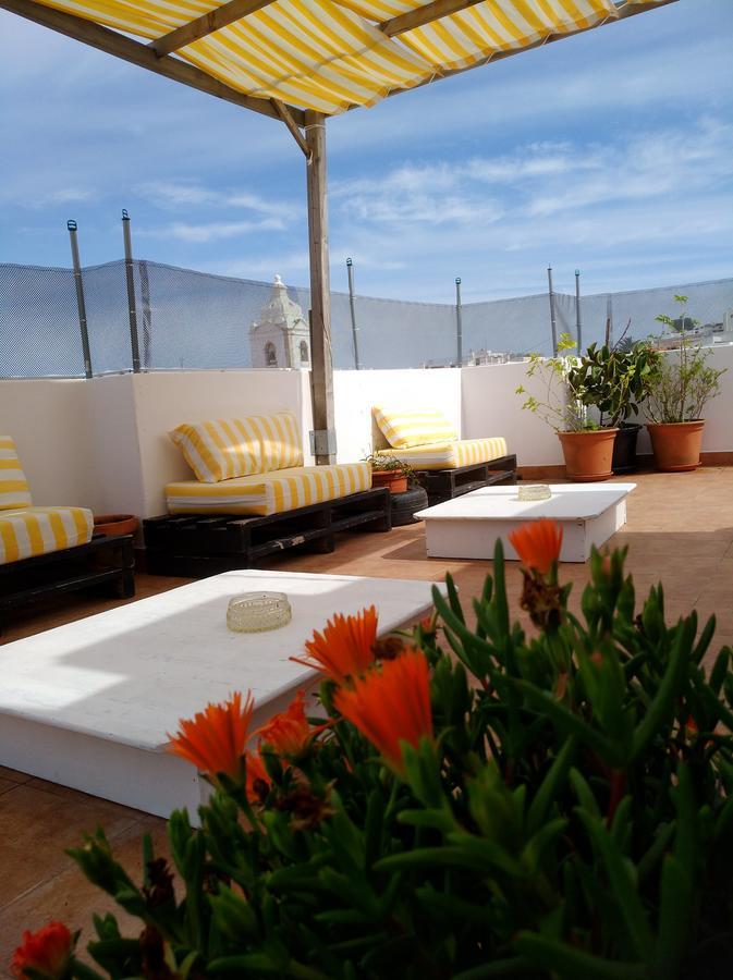 Sol A Sol Hostel Lagos Exterior photo