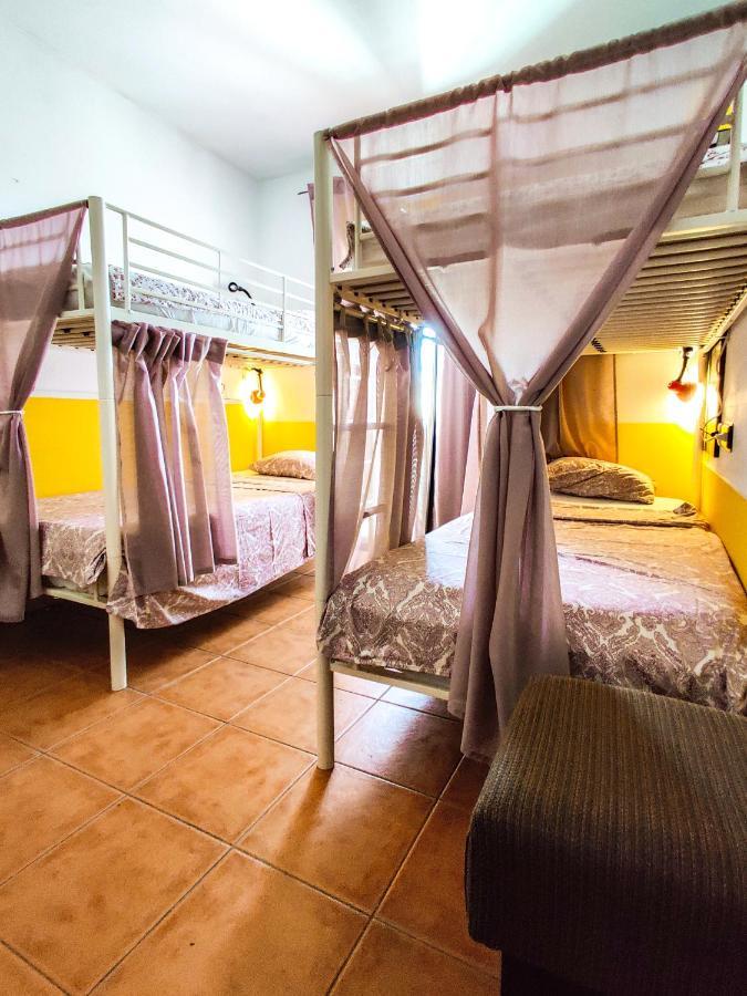 Sol A Sol Hostel Lagos Exterior photo