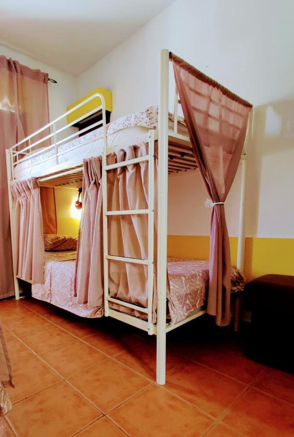 Sol A Sol Hostel Lagos Exterior photo